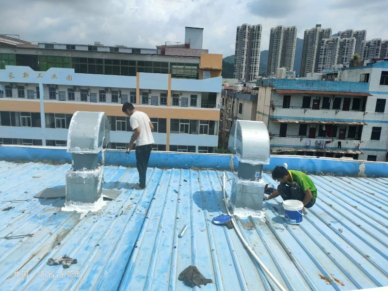 城厢钢结构屋面涂料维修方法